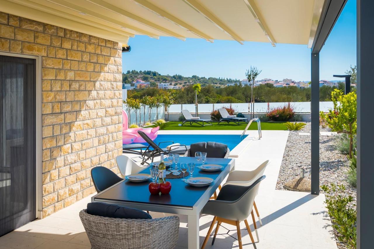 Villa Buzuk Vodice Exterior photo